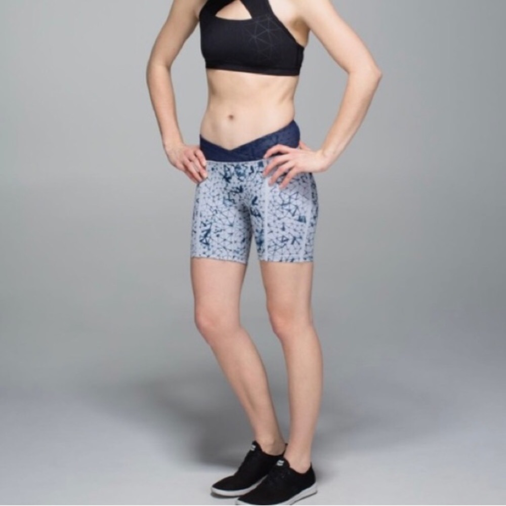 lululemon athletica Navy and Light Blue Patterned Athletic Bike Shorts